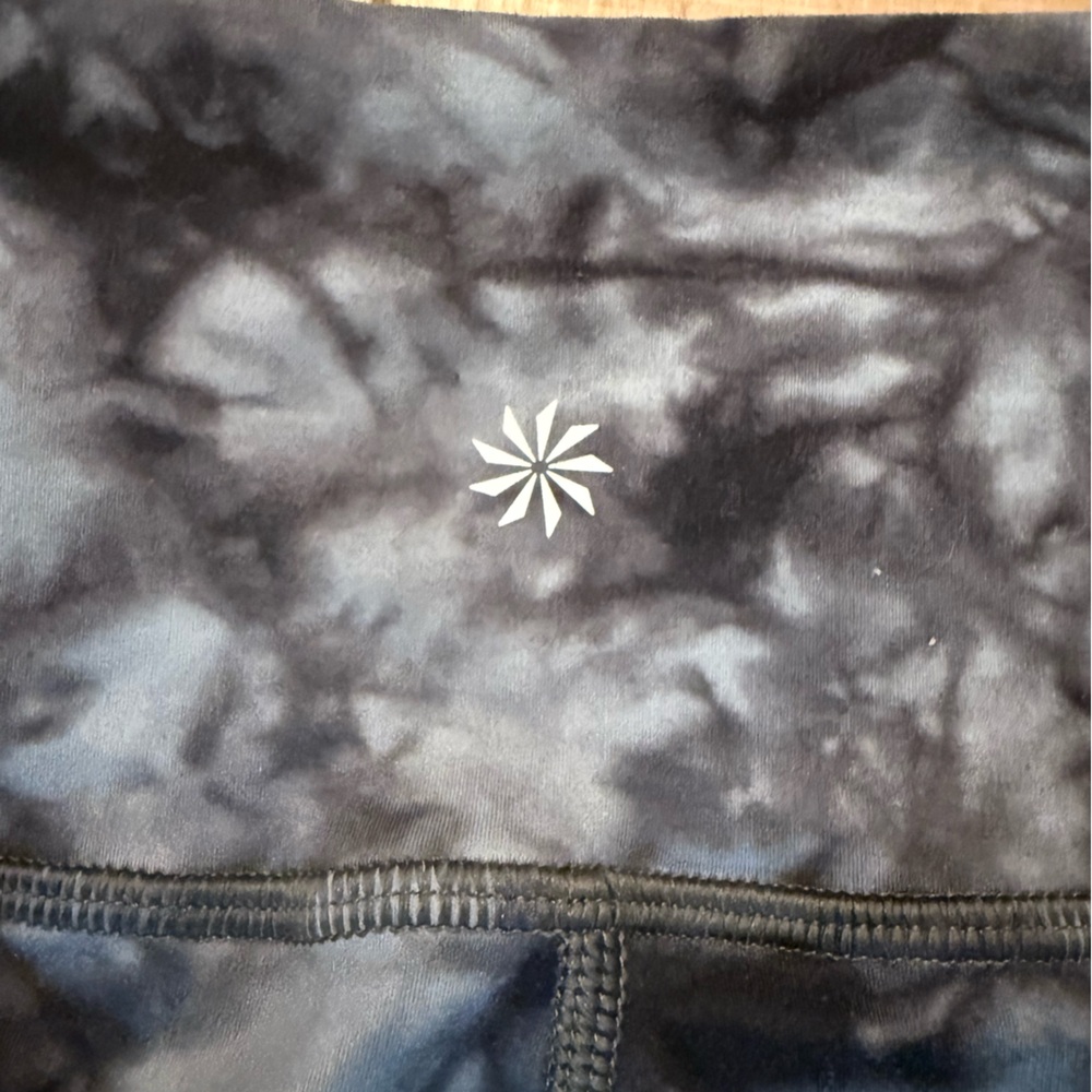 Athleta Salutation Gray And Black Patterned Leggi… - image 4